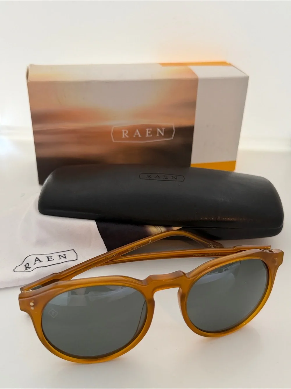 RAEN Remmy 52 Sunglasses - Honey / Green Polarized (100U161REM)